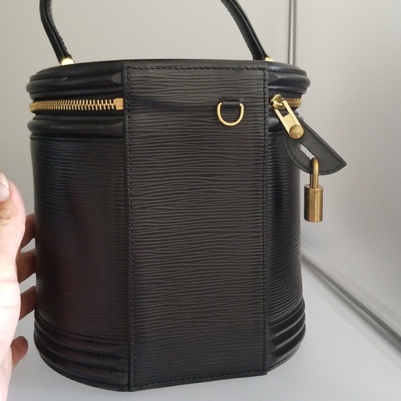 SOLD!! Auth Louis Vuitton Cannes Epi - Picture 3 of 7